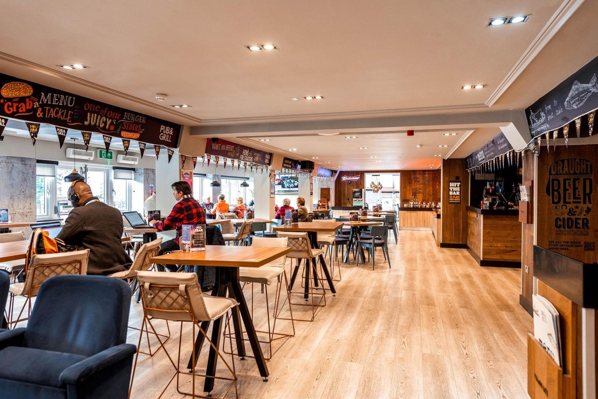 Village Hotel Manchester Cheadle Cheadle  Esterno foto